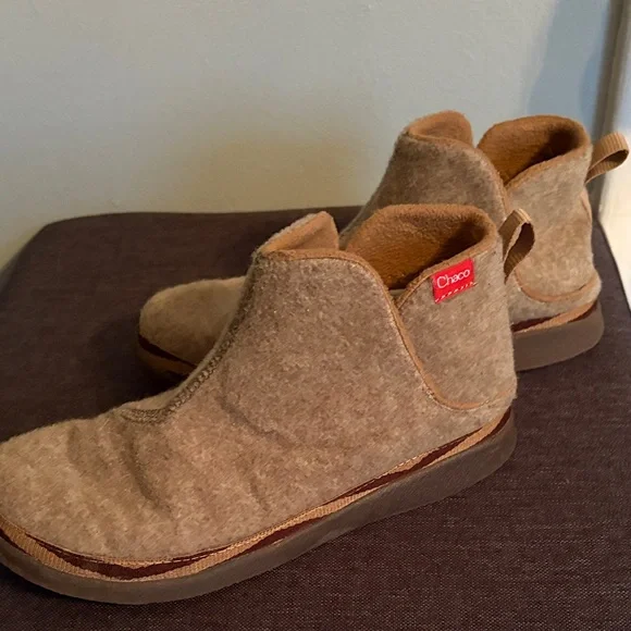 Chaco Tan Slip-On Shoes - Picture 4 of 6